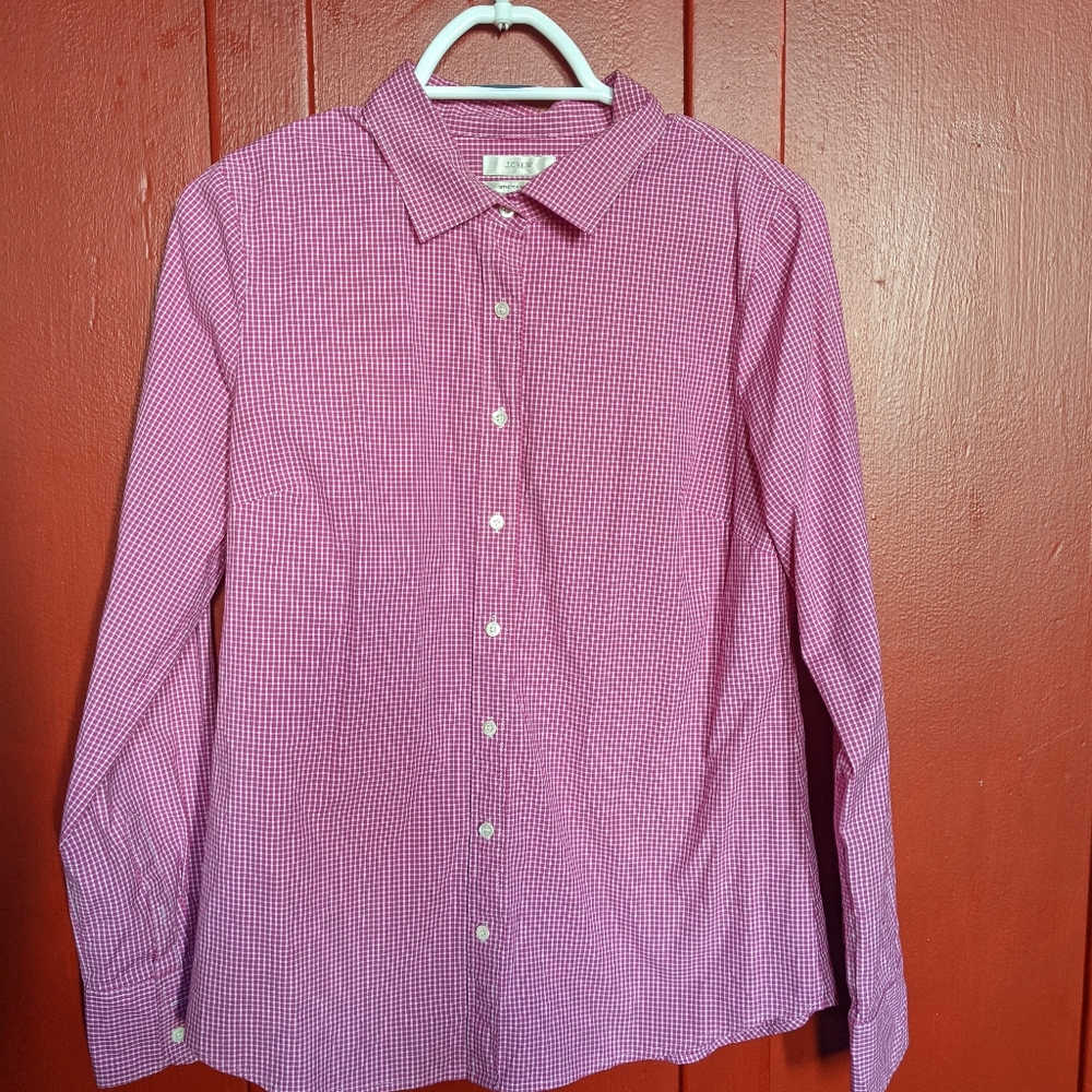J. Crew Women's Button Down in red and white pattern, size M